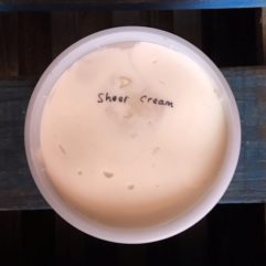 Raw Sheep Cream – 8oz